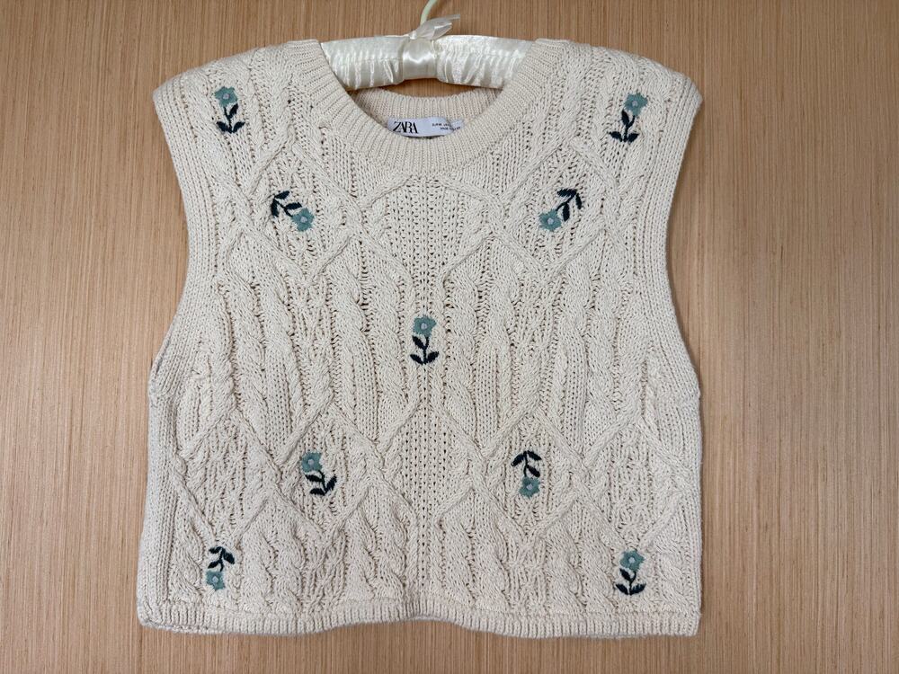 Zara Floral Embroidered Cable Knit Sweater Vest Medium Cream Cropped Cottagecore